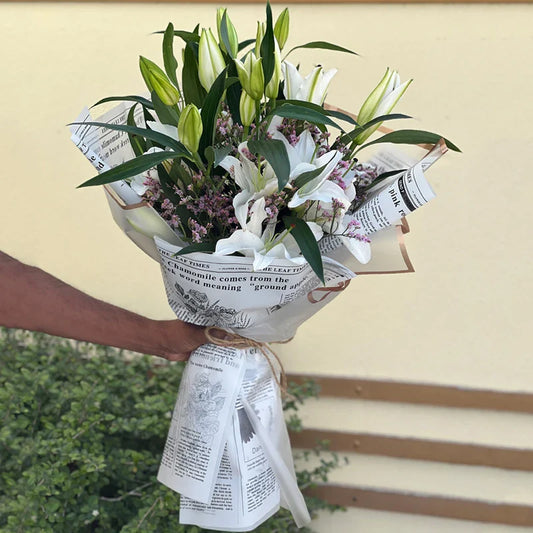 Gazete Desenli Bukette Lilyum