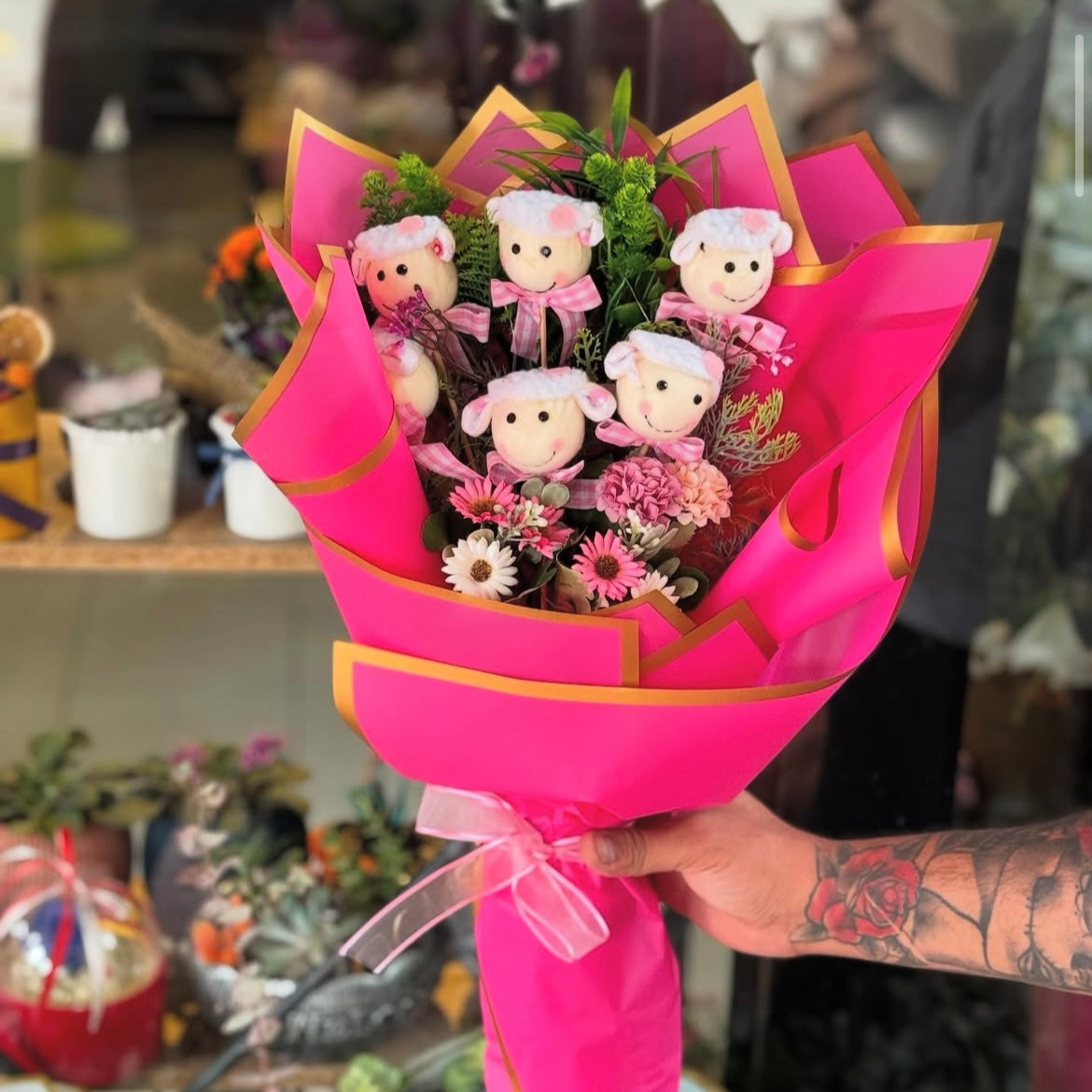 Pembe Peluş Kuzu Buketi